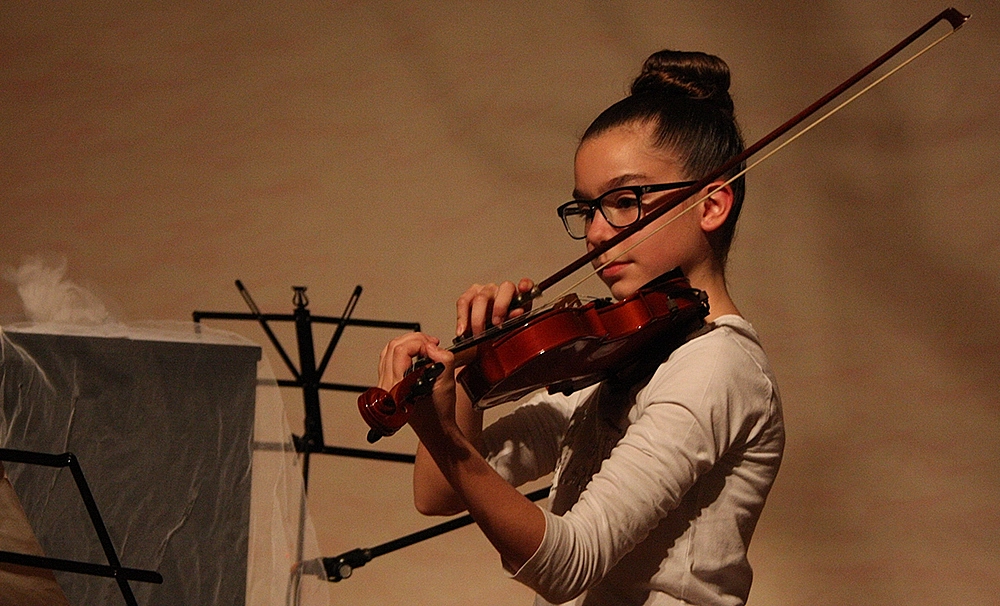 Corso di Violino dai 6 anni: Il Primo Incontro con lo Strumento Corso di Violino dai 6 anni: Il Primo Incontro con lo Strumento